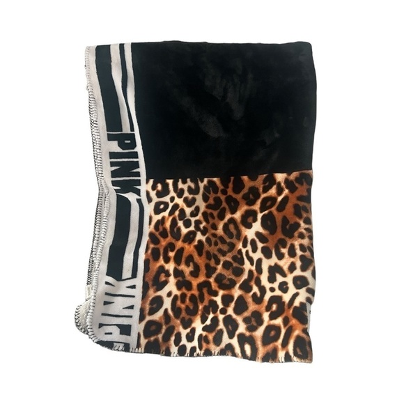 PINK Victoria's Secret Other - VS PINK X Leopard print Sherpa blanket